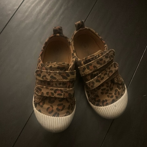Cat & Jack Leopard Print Madge Velcro Tennis Shoes size 9 EUC - Picture 1 of 3
